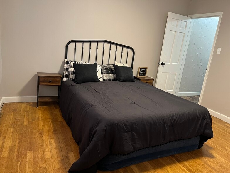 Building Photo - 1936 N Kansas Ave