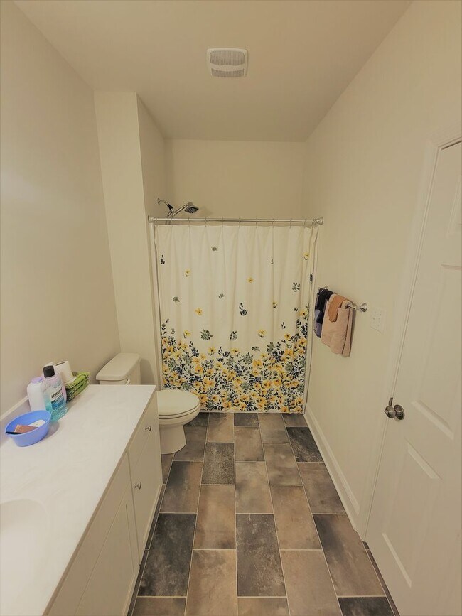 Building Photo - Beautiful end unit townhouse in Cosby Village with loads of extras.