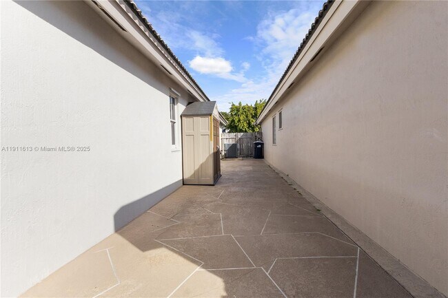 Building Photo - 8218 SW 163rd Pl