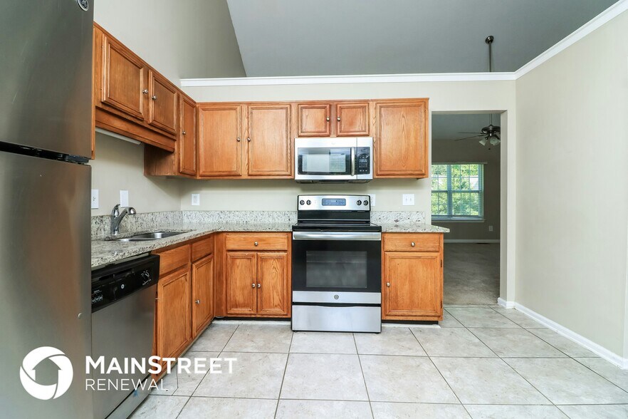 Building Photo - 7370 Hunters Ridge Dr