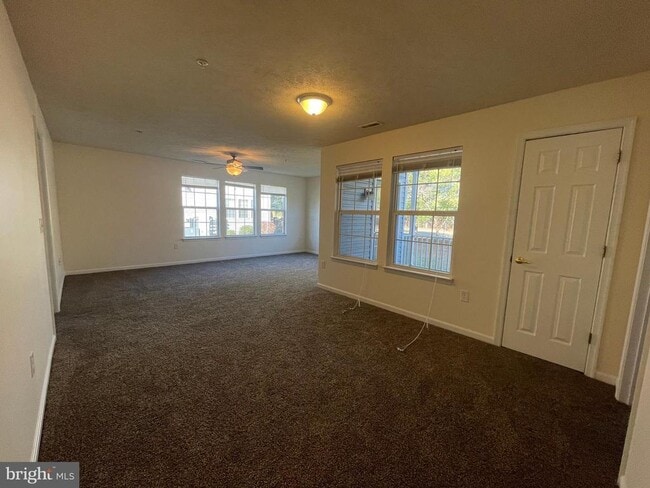 Building Photo - 45512 Westmeath Way