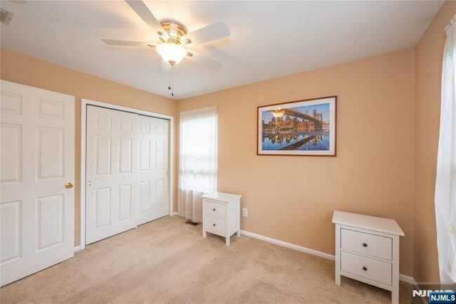 Building Photo - 533 Cascade Ct