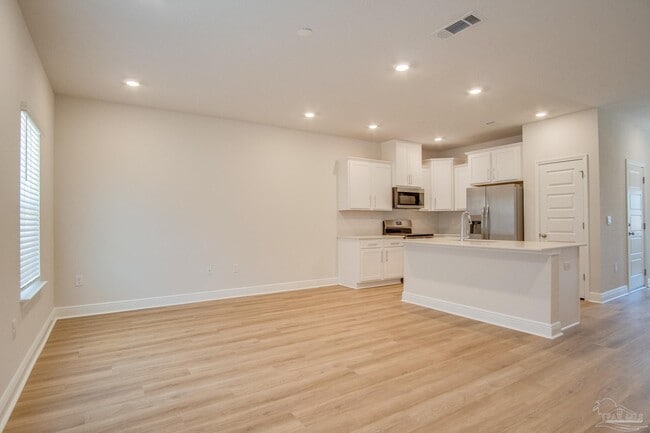 Building Photo - 2495 Cliff Hollow Cir