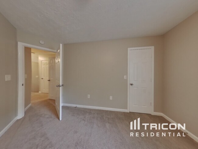 Building Photo - 25 Alley Cir