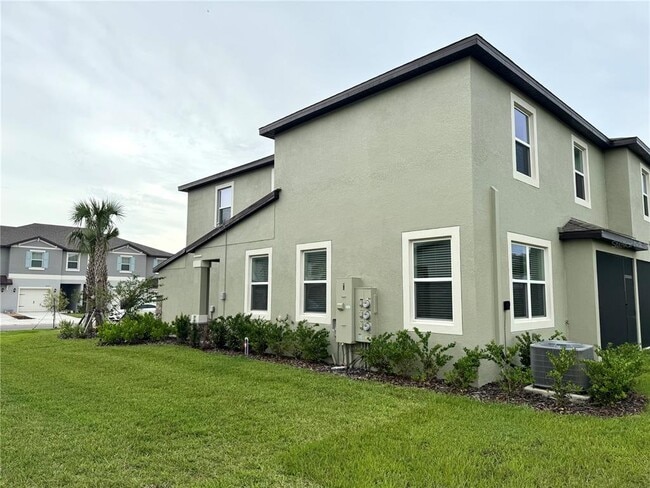 Building Photo - 32142 Spiceberry St