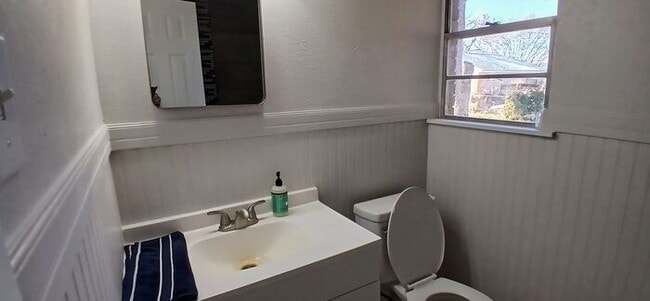 Building Photo - Fully Renovated Benbrook Beauty