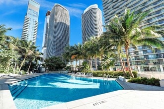 Building Photo - 88 SW 7th St