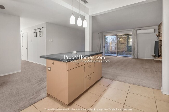 Building Photo - Cozy Two Bedroom Condo at Oswego Terraces!