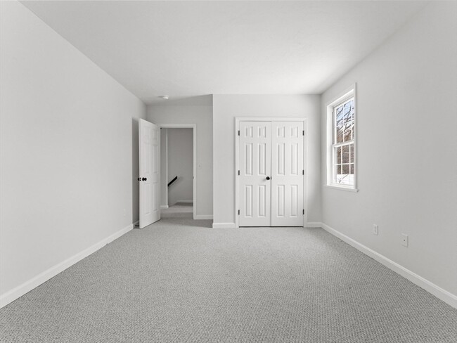 Building Photo - 28 Crestview Dr