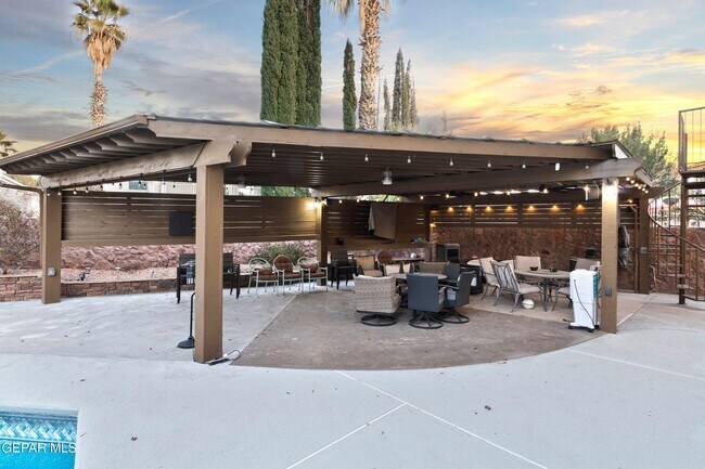 Building Photo - 1984 Paseo Granada Ln