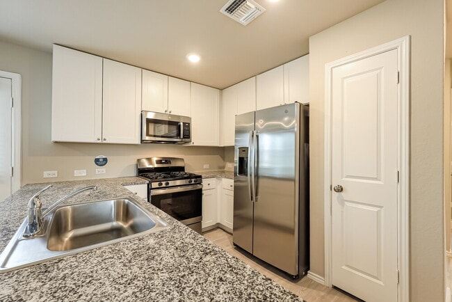 Building Photo - 5606 Basilica Pl