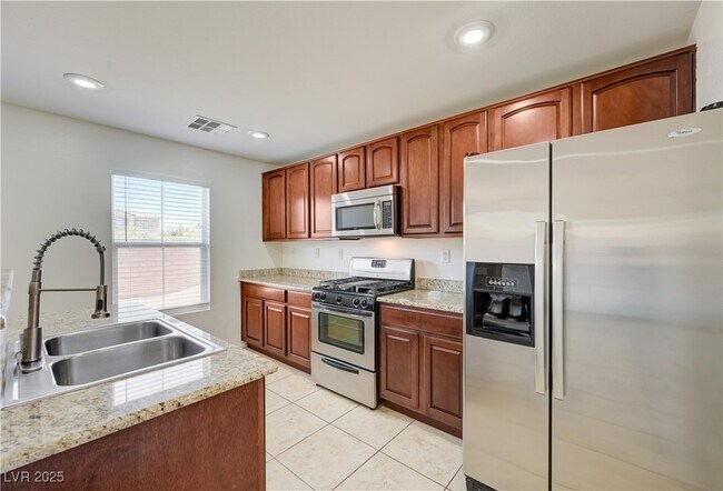 Building Photo - 9252 Valley Ranch Ave