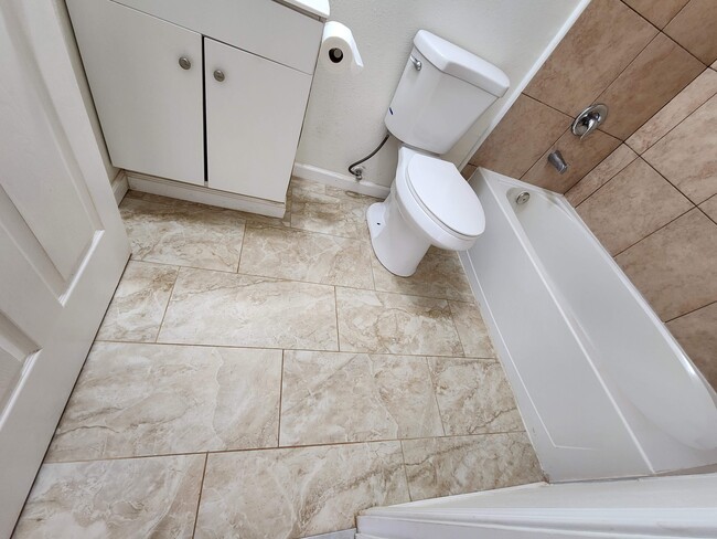 Building Photo - 150 Brookridge Dr