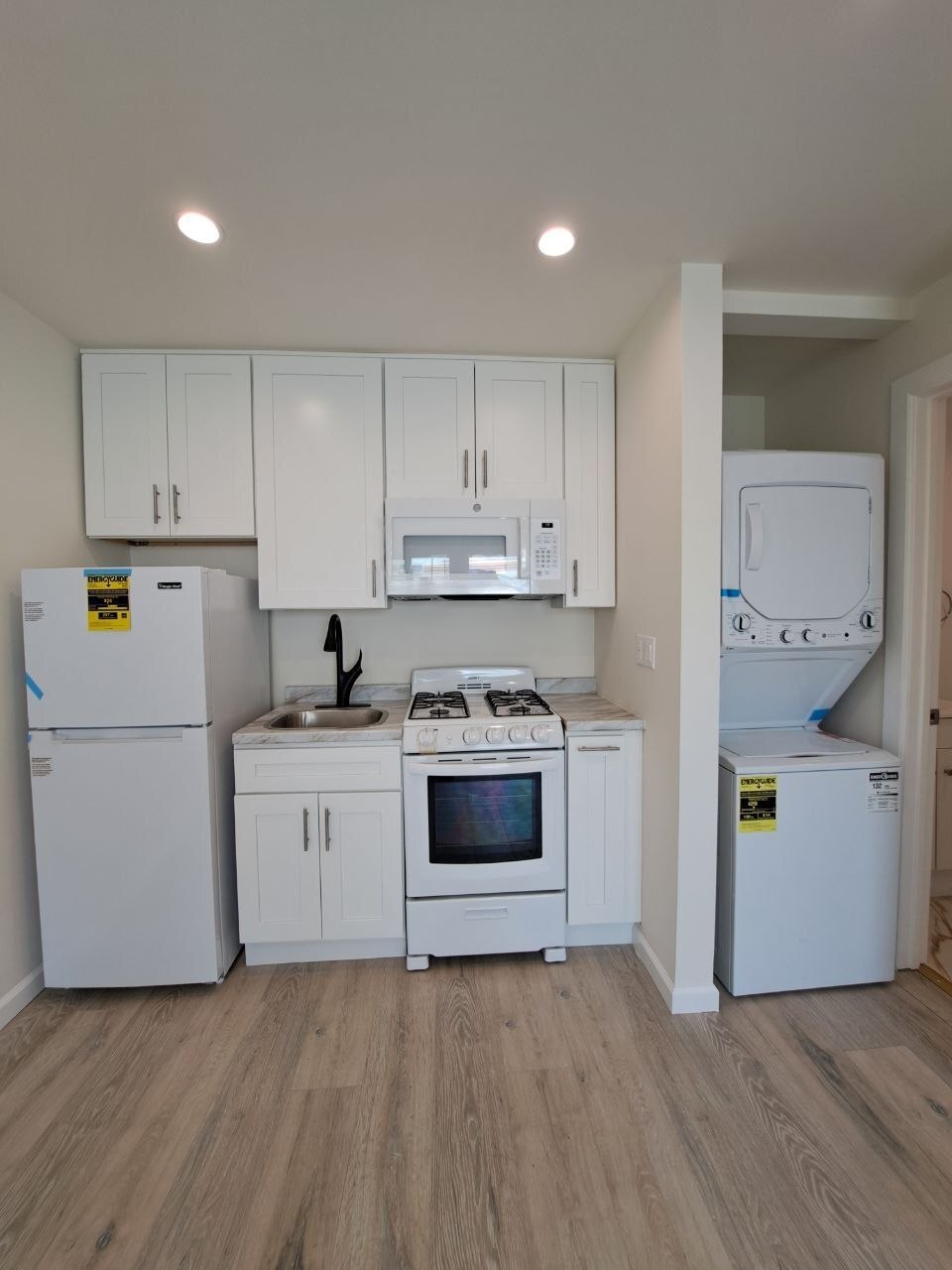 Building Photo - 19841 Kittridge St