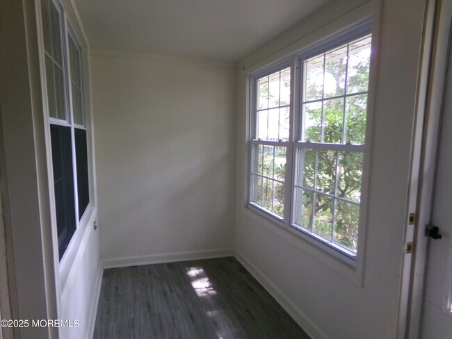 Building Photo - 160E Gramercy Ct
