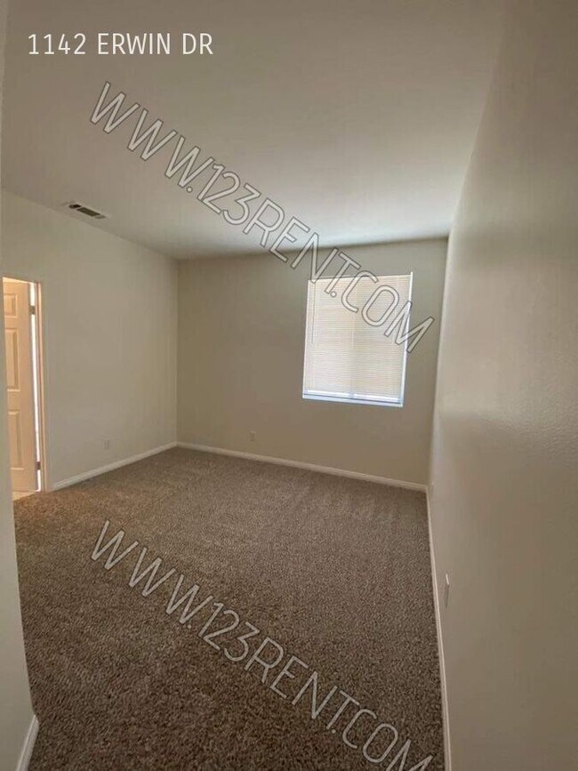 Building Photo - 1142 Erwin Dr