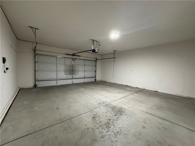 Building Photo - 2334 Silverthorne Dr
