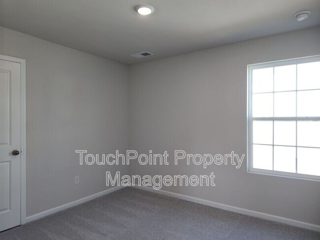 Building Photo - 3247 Crawford Ave