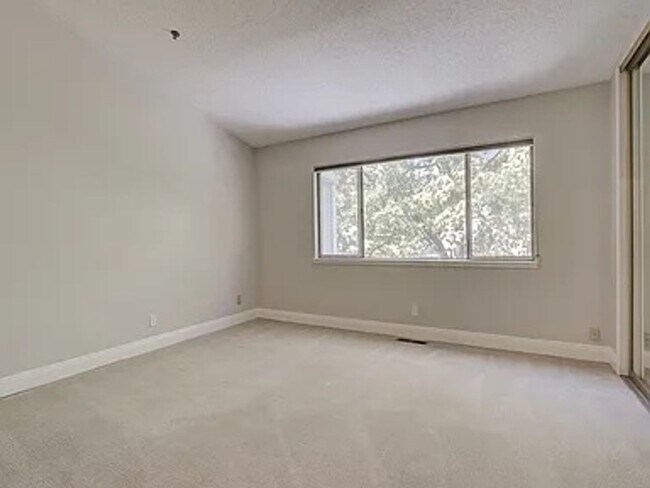 Building Photo - Outstanding 2BD/2BA Condo Near Pleasant Hill BART – Walnut Creek