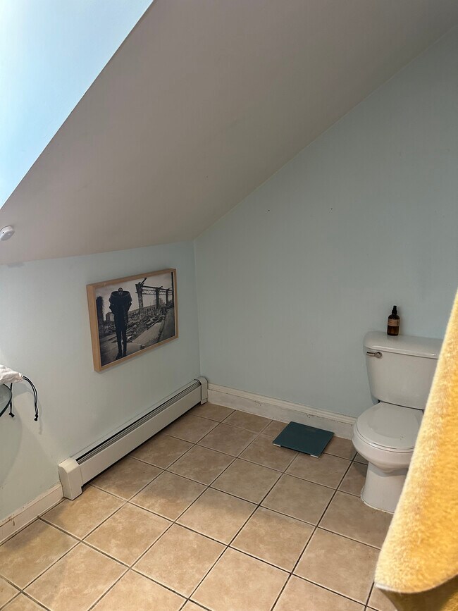 Building Photo - 52 Vinton St
