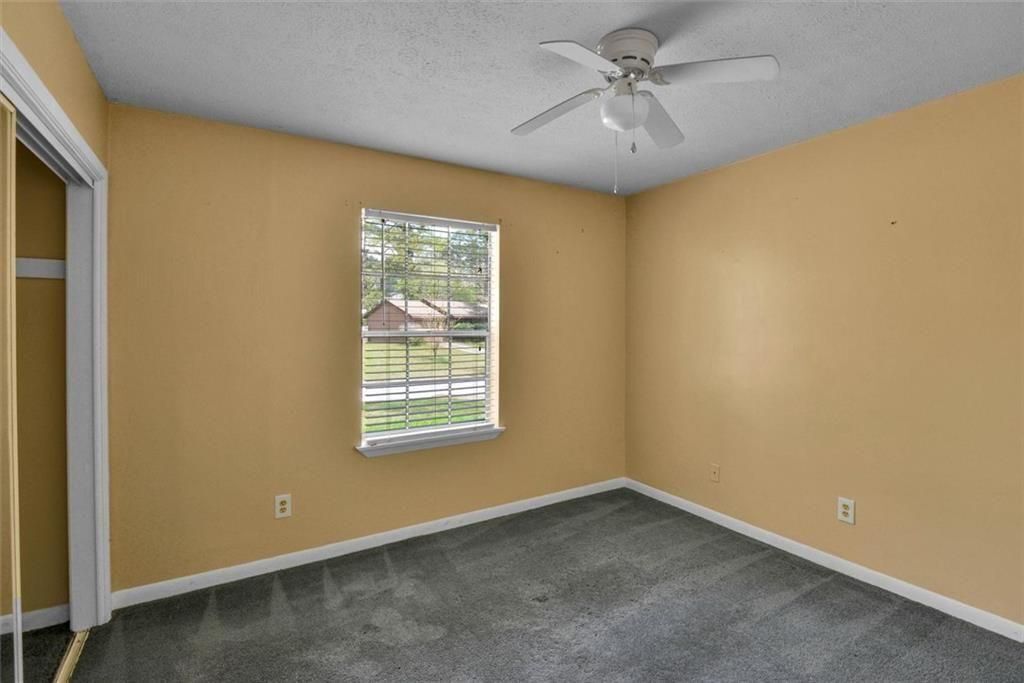 Building Photo - 8941 Ashwood Dr