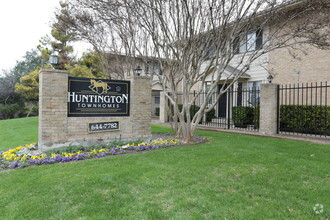 Building Photo - Huntington Townhomes