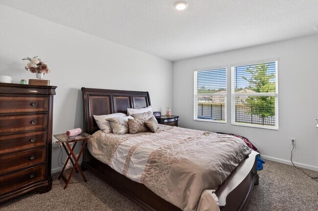 Building Photo - 12655 Cucumber Tree St