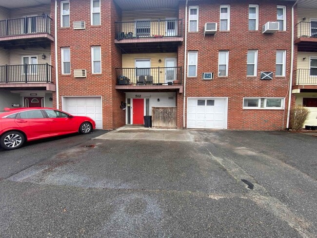 Building Photo - 512 Avenue C