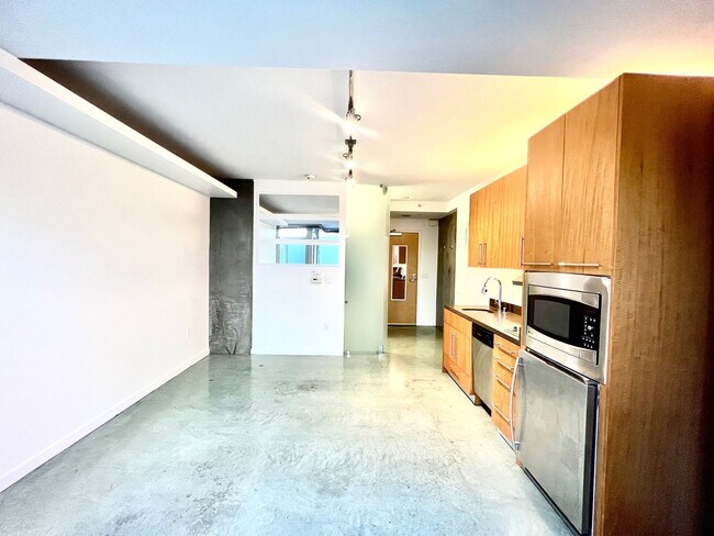 Building Photo - Stylish Bright Studio at The Cubix!