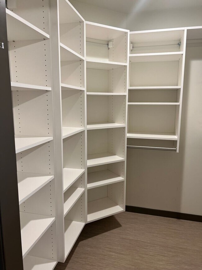 Building Photo - 209 N 76th Ave