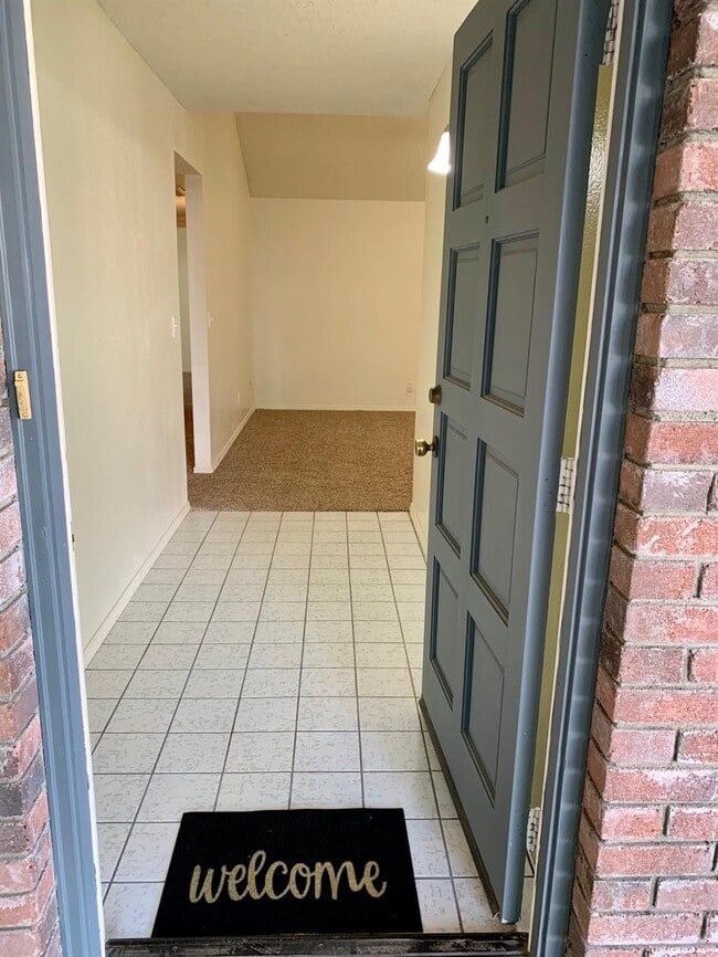 Building Photo - 1797 E Solar Ave