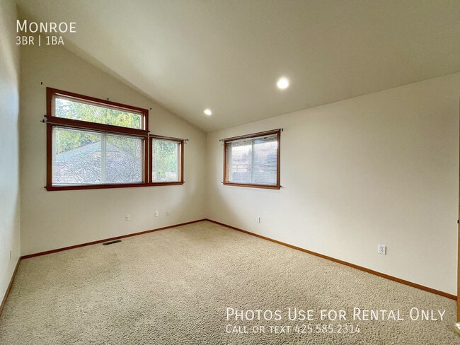 Building Photo - Monroe-