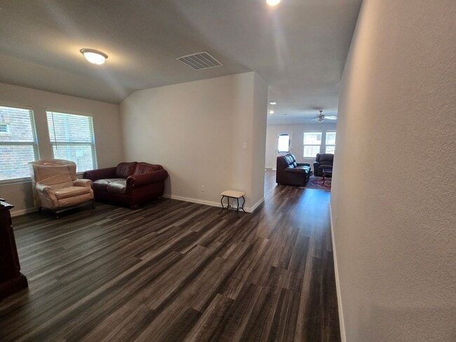 Building Photo - Fantastic in Fate!