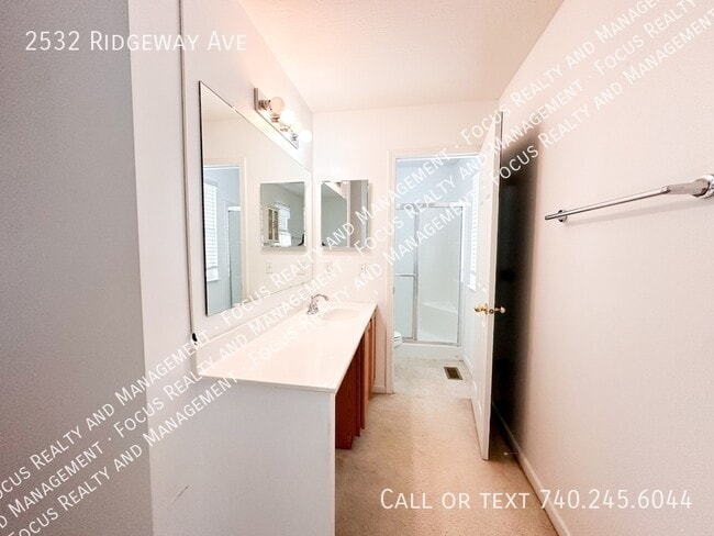 Building Photo - 2532 Ridgeway Ave