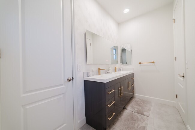 Building Photo - 7337 Corte TOMILLO