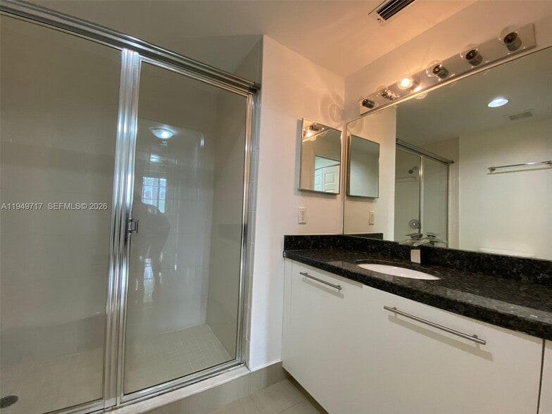 Building Photo - 2440 E Preserve Way