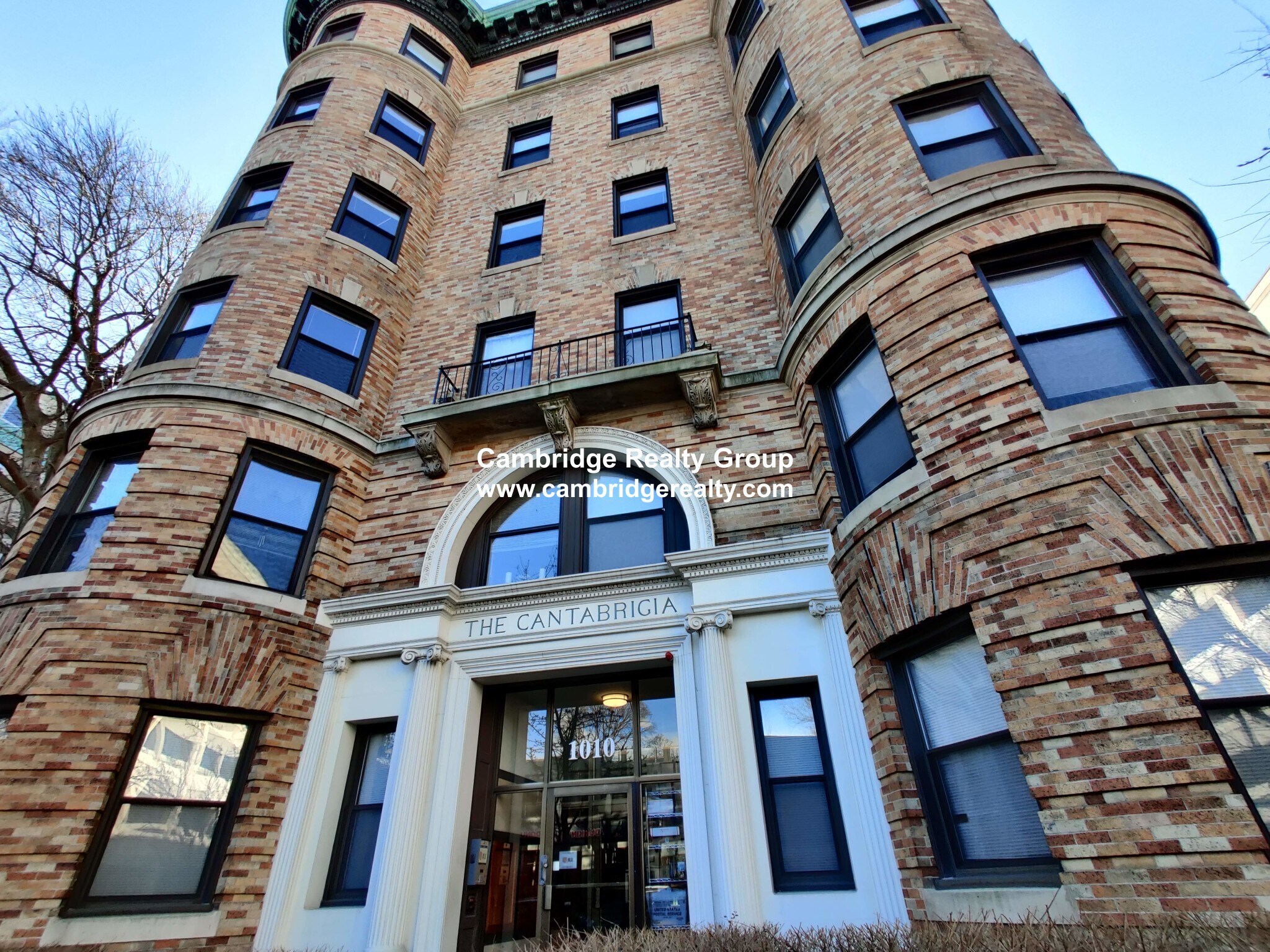 Building Photo - 641 Green St