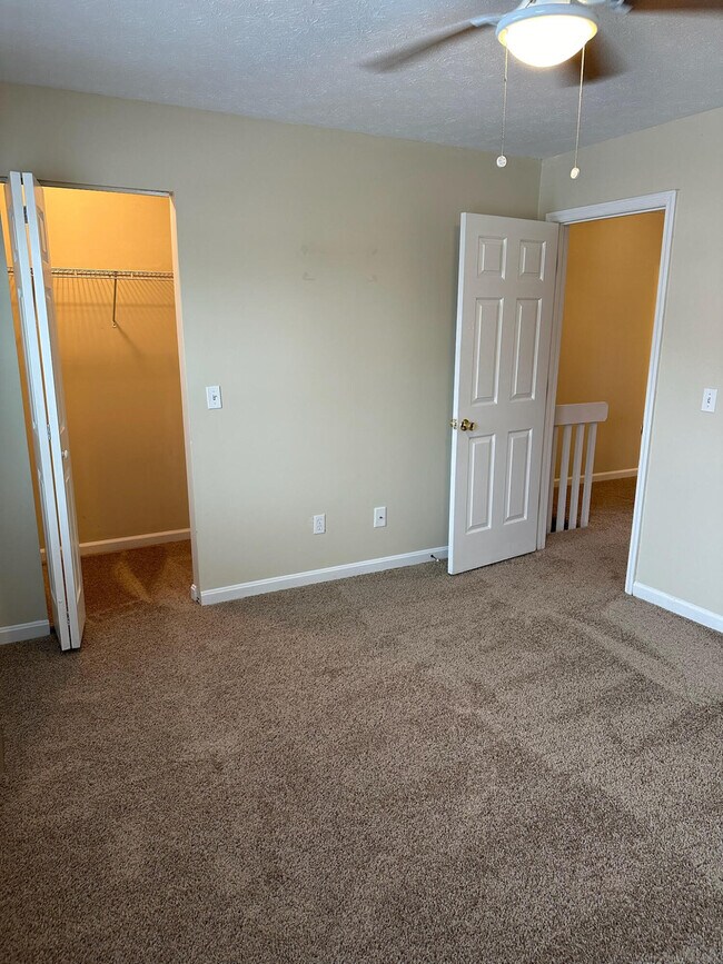 Building Photo - 3853 Sugar Creek Dr
