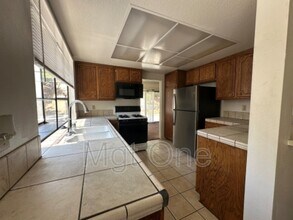 Building Photo - 7575 Skyview Rd