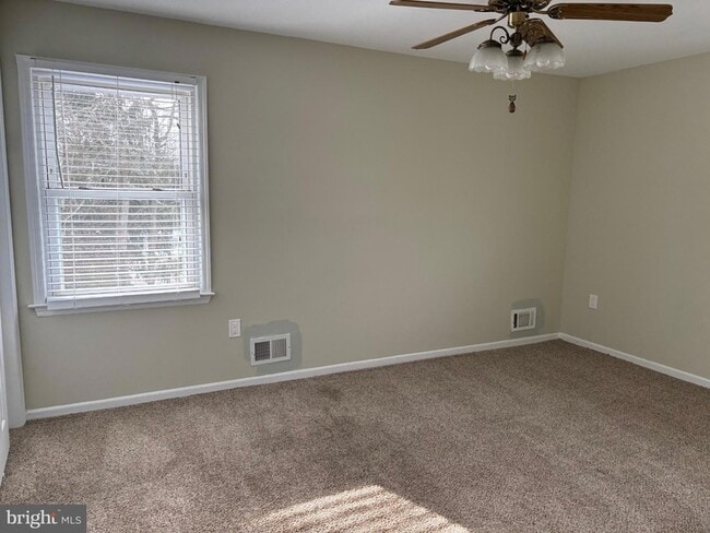 Building Photo - 148 Bayshore Dr