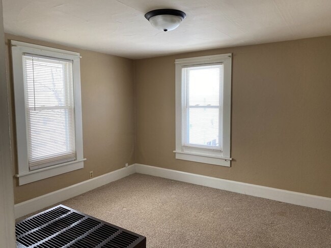 Building Photo - ad331