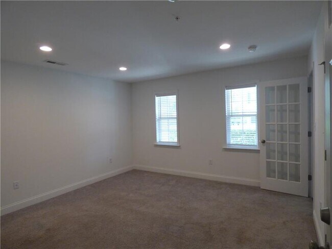 Building Photo - 105 Gress Rd