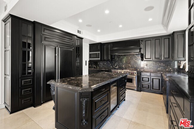 Building Photo - 208 S Lasky Dr