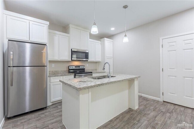 Building Photo - 9 Sandpiper Ave