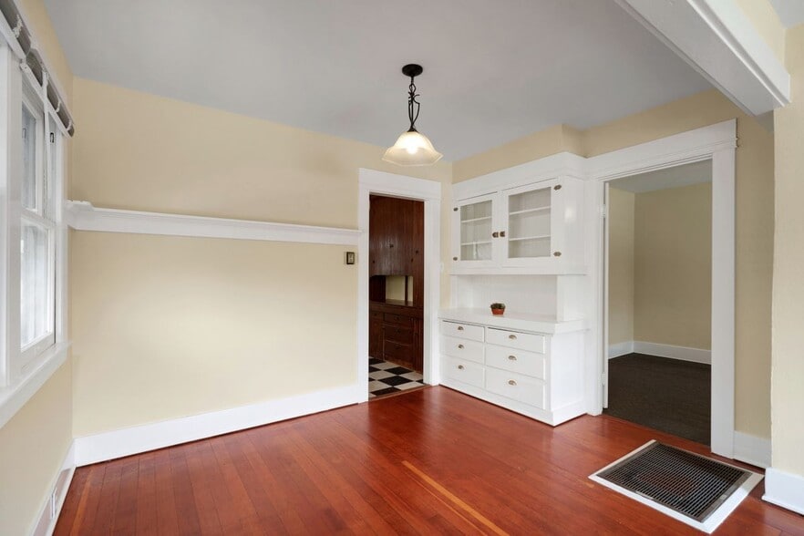 Building Photo - 505 E Olive Ave