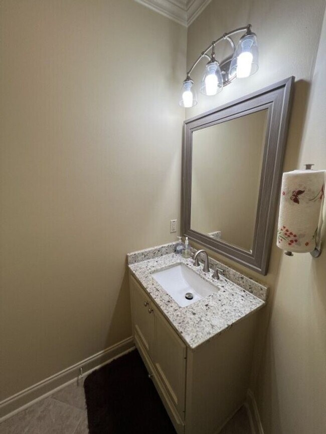 Building Photo - Beautifully Furnished 4-Bedroom Home in Zachary's Audubon Lakes!