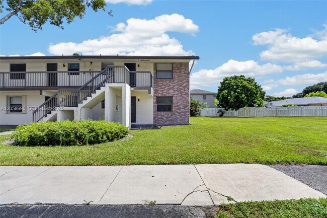 Building Photo - 6001 Shaker Wood Cir