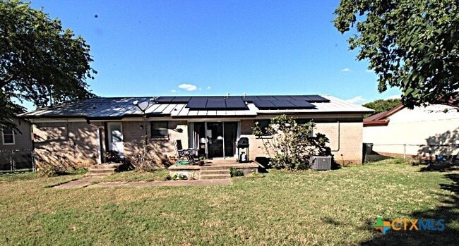 Building Photo - 2706 Live Oak Dr