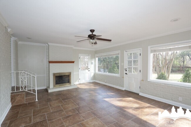 Building Photo - 1264 Yorkshire Dr