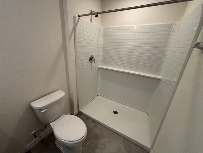 Building Photo - 8243 SW 67th Ave